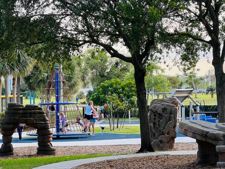 CITY OF PALMETTO BAY &ndash; COMMUNITY & LIFESTYLE GUIDE