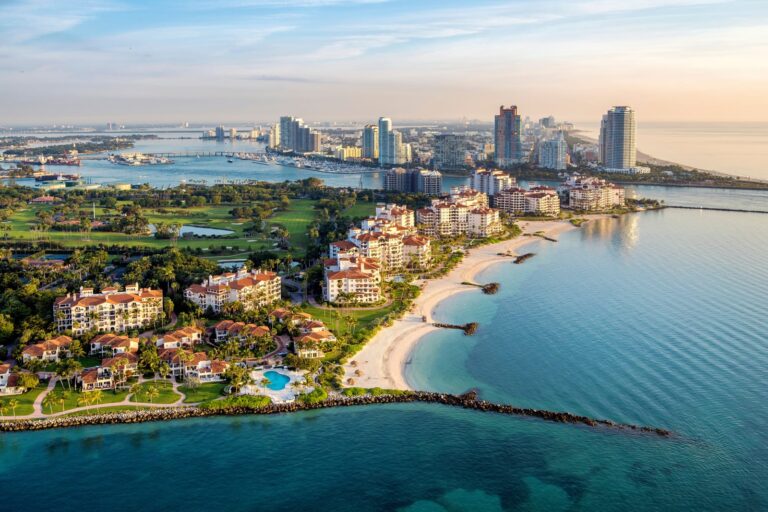 THE WEALTHIEST NEIGHBORHOODS IN MIAMI-DADE COUNTY: WHERE MIAMI&rsquo;S LUXURY BUYERS CHOOSE TO LIVE