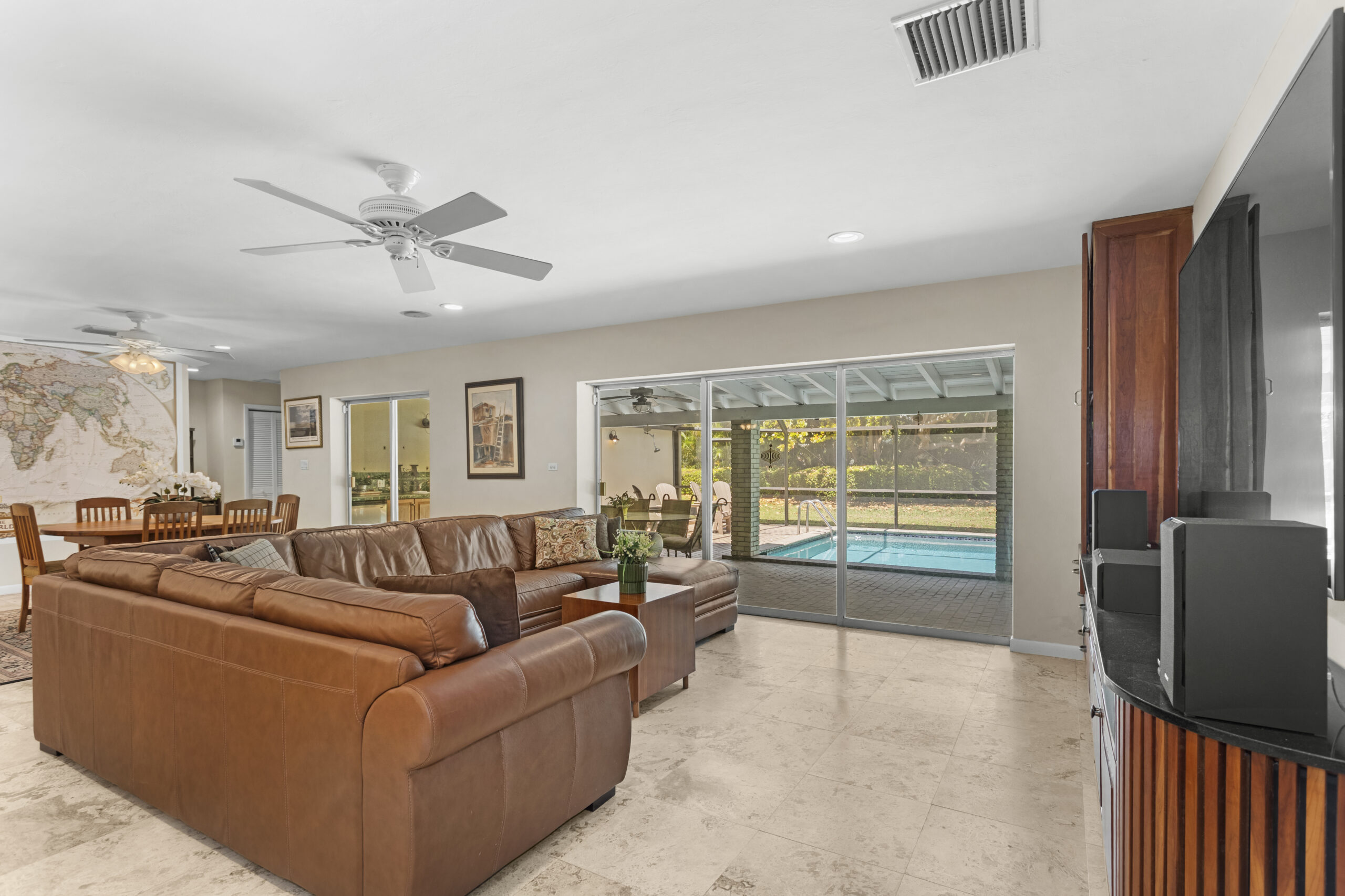 Lifestyle and neighborhood of Pinecrest Florida real estate
