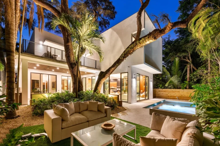 WHAT DOES A MIAMI LISTING AGENT DO FOR MIAMI SELLERS?